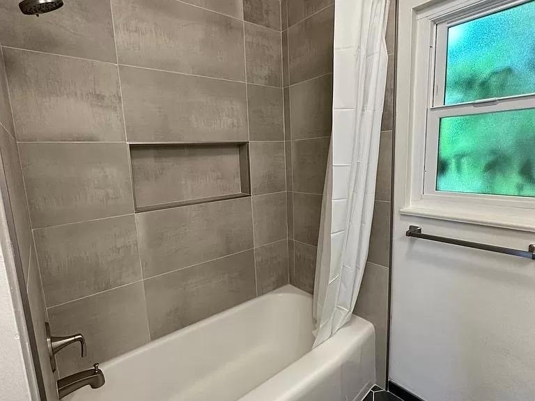 3220 E Holland Ave - Photo 7 of 14