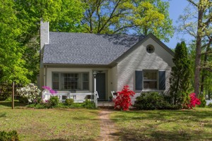 featured image of 215 Cleveland Ave
