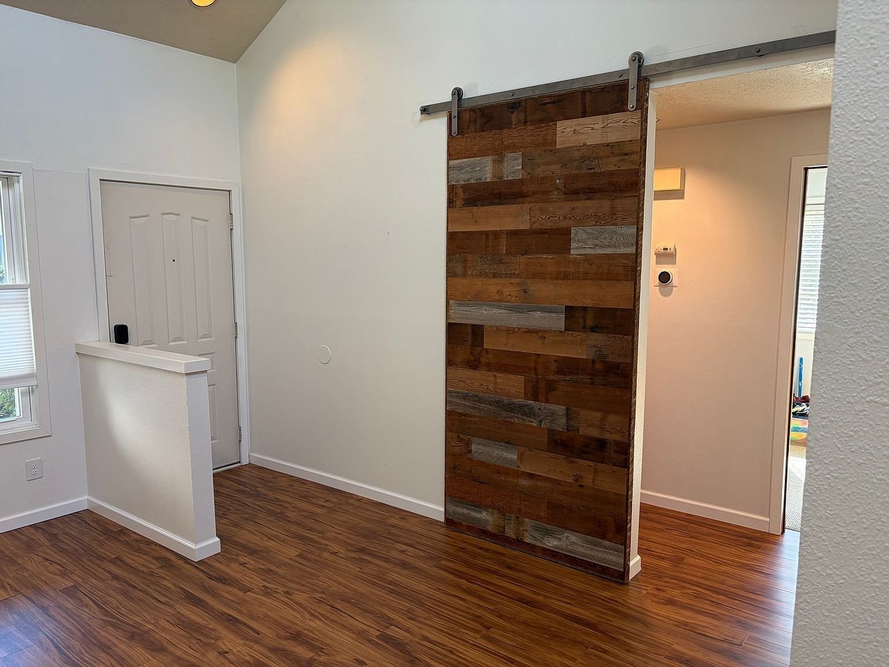 17614 Sw Beaver Ct - Photo 2 of 11
