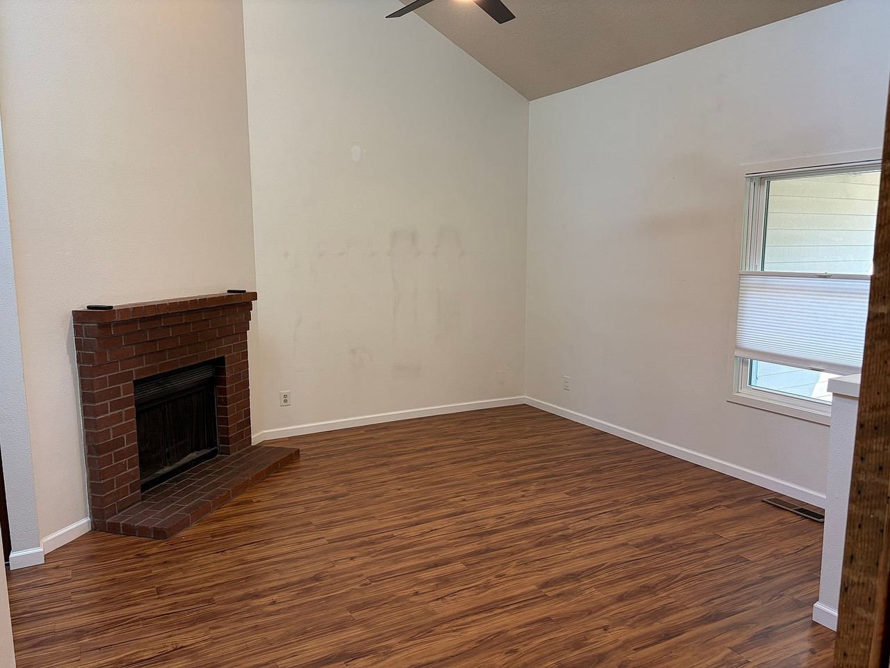 17614 Sw Beaver Ct - Photo 5 of 11