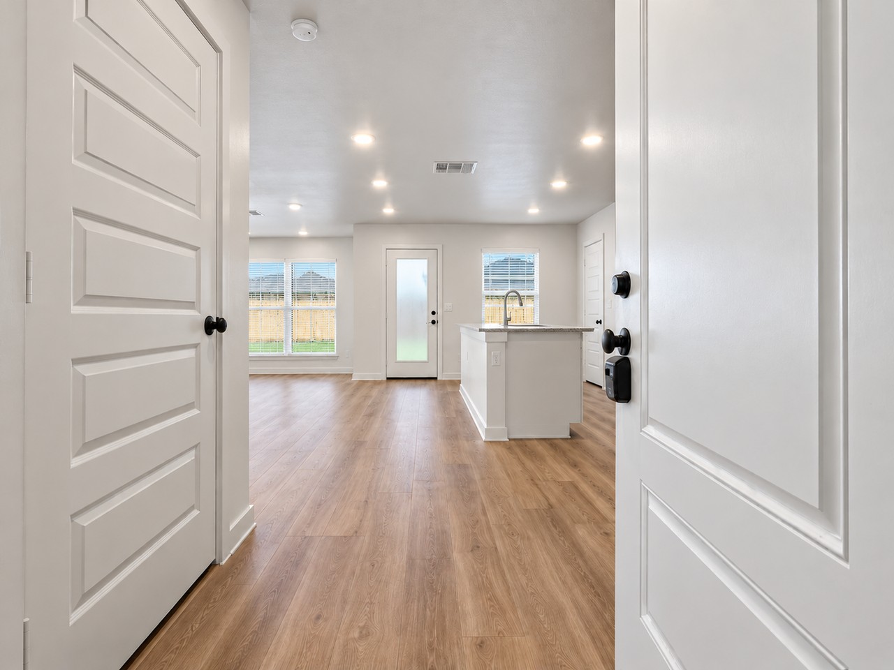 503 E 24th St - Photo 2 of 18