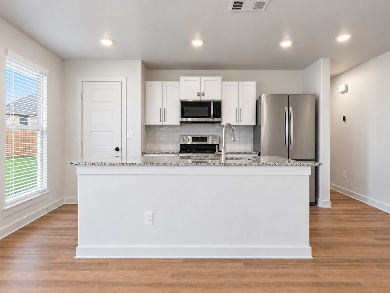 503 E 24th St - Photo 5 of 18
