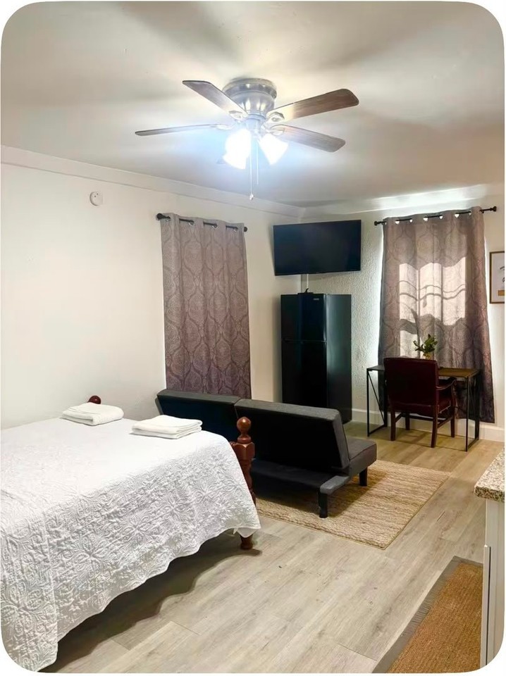 6835 Avenue Q - Photo 2 of 6