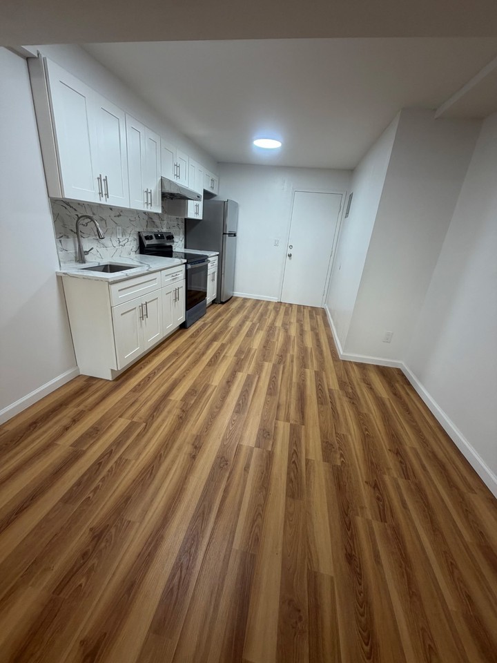 240Th Street And 69Th Ave #1stFL - Photo 4 of 8