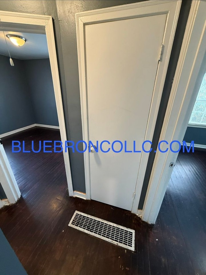 1803 Wood Ave - Photo 5 of 8