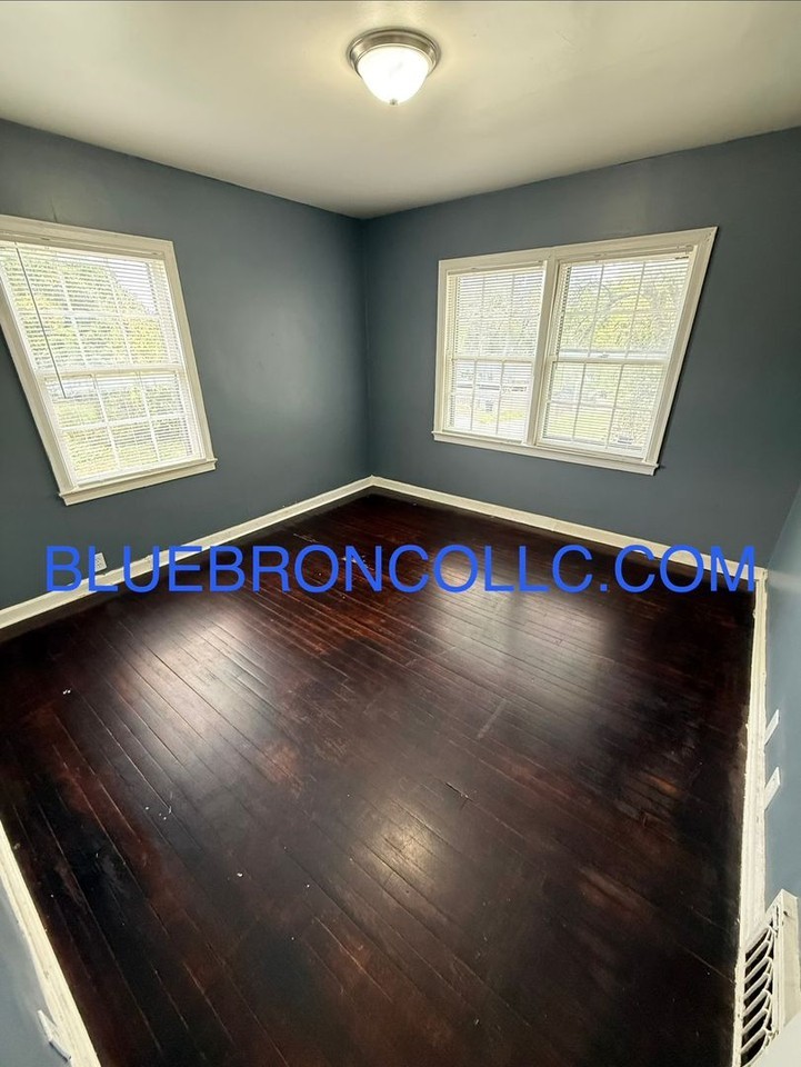 1803 Wood Ave - Photo 6 of 8