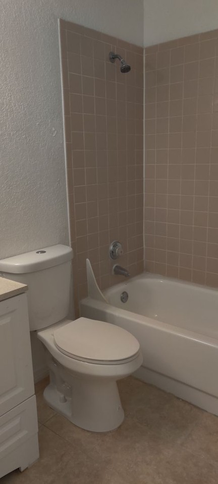 11594 Westwood Blvd - Photo 4 of 17