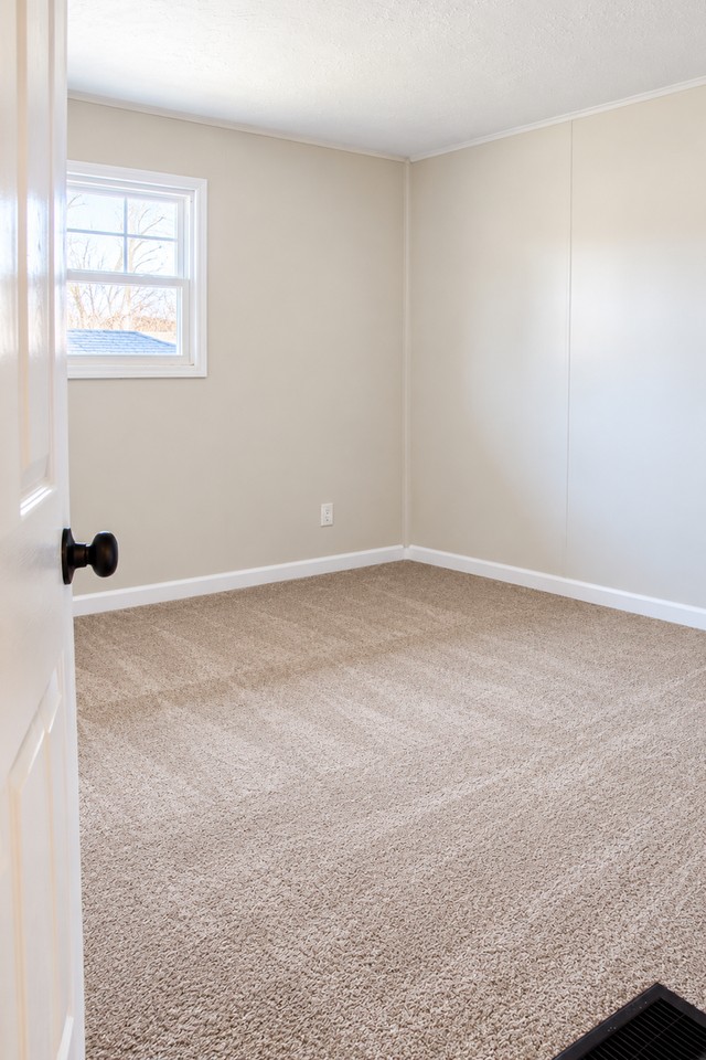 1094 S Hampton Rd - Photo 7 of 10