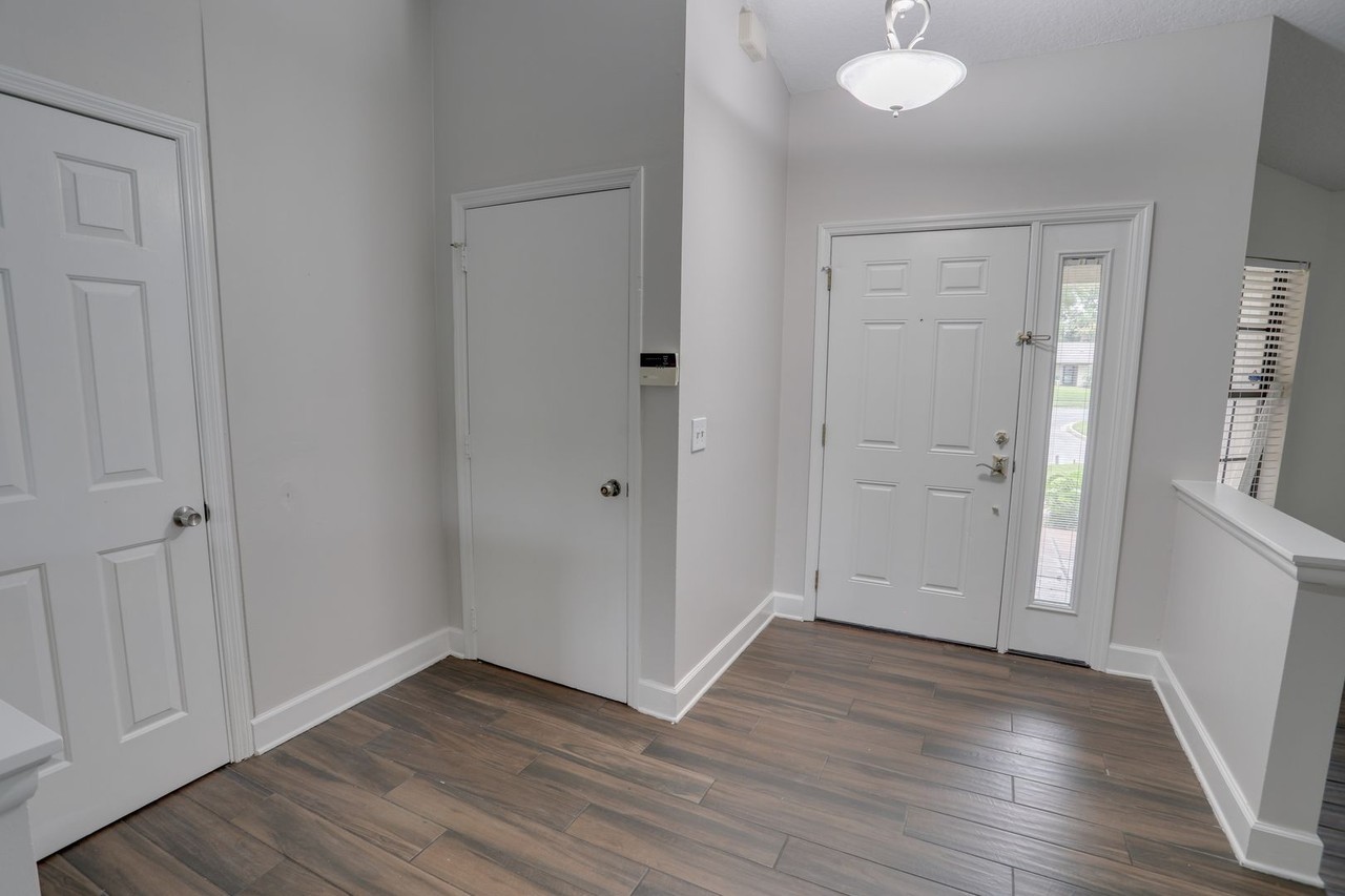 5145 Honeynut Ln - Photo 5 of 31