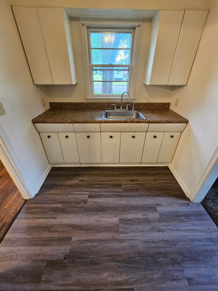 1633 N Madison St - Photo 7 of 13