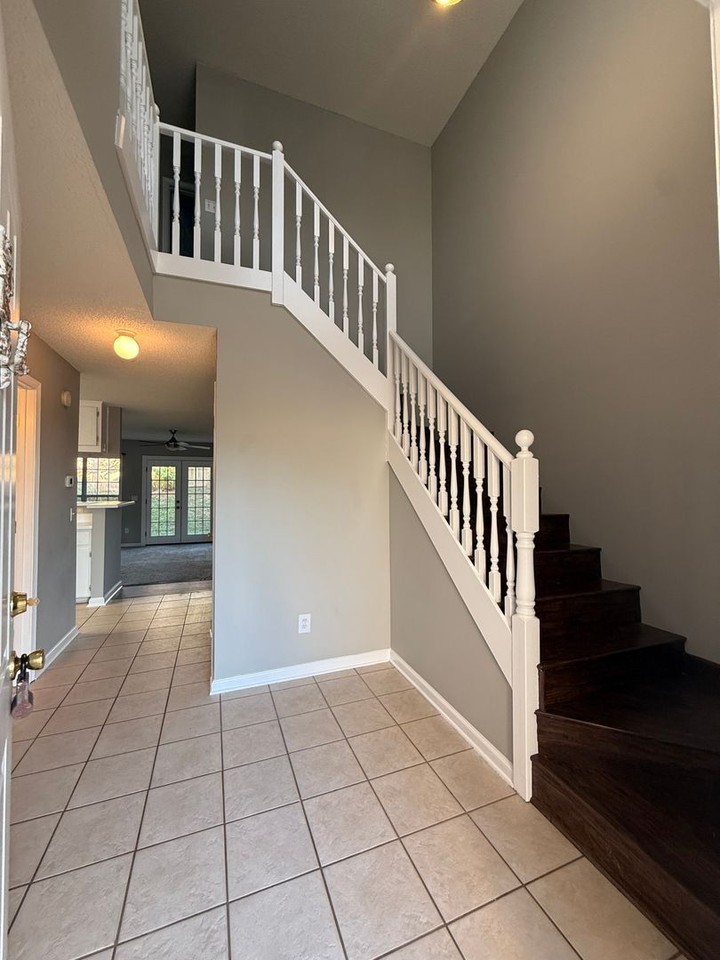 137 Woodberry Dr - Photo 6 of 48