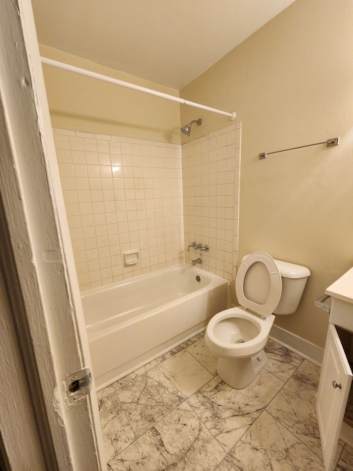 5408 Chelsea Rd - Photo 7 of 10