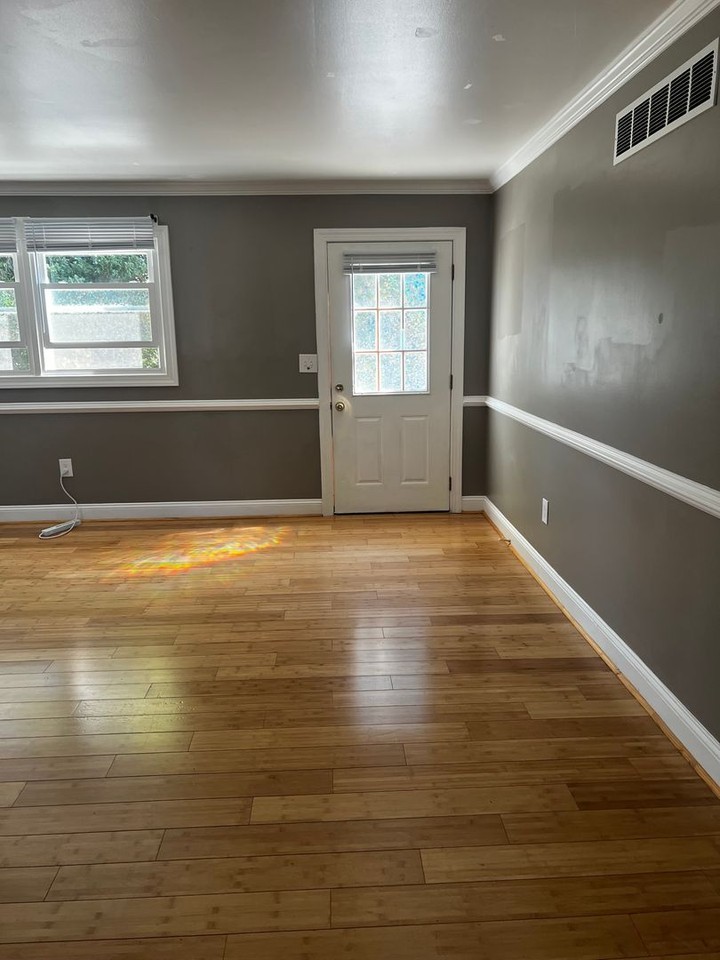 718 N Maxwell Ave - Photo 5 of 10