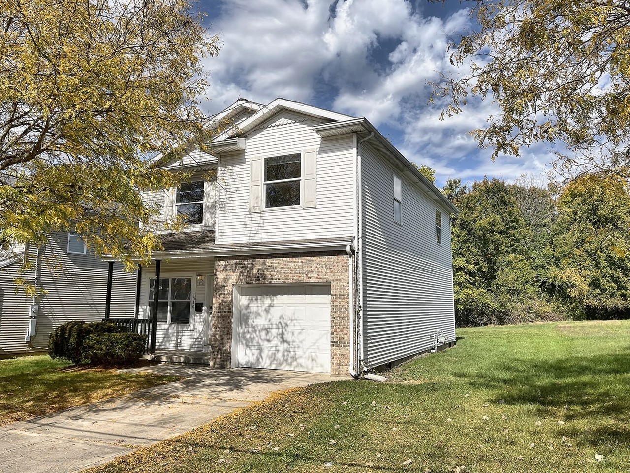1040 E Main St