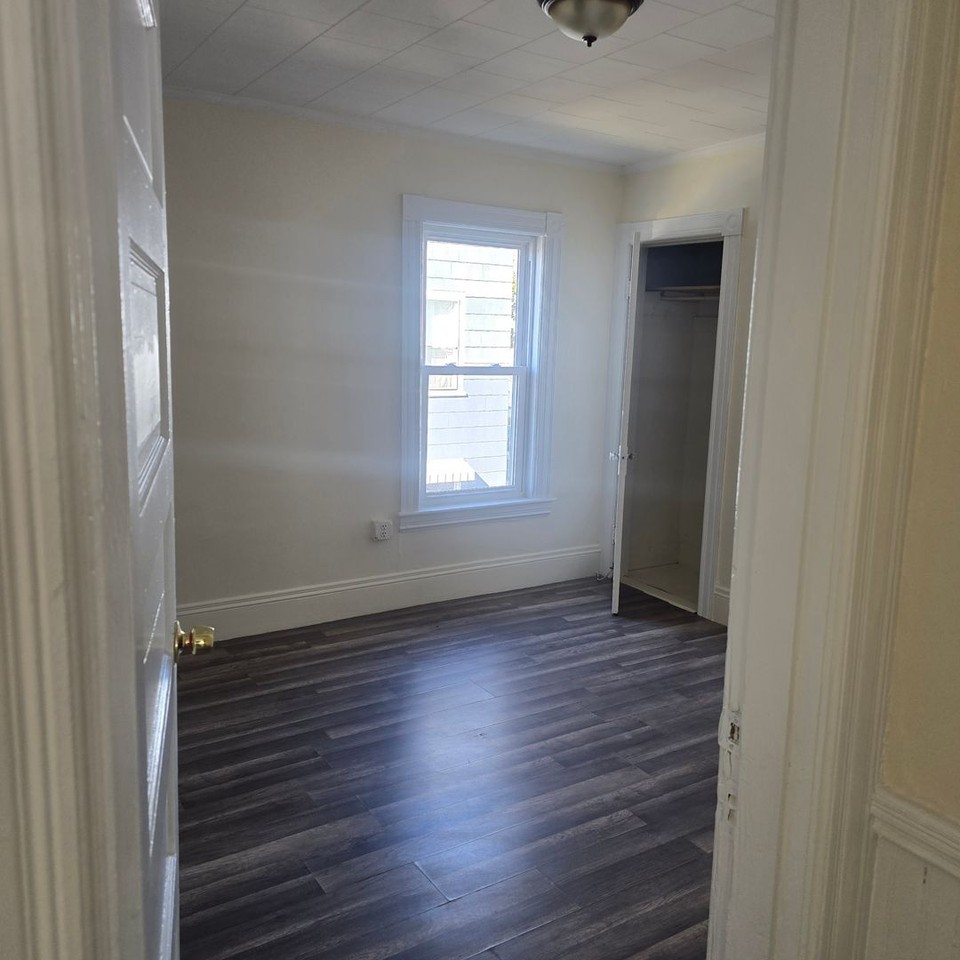 205 Bell St - Photo 2 of 14
