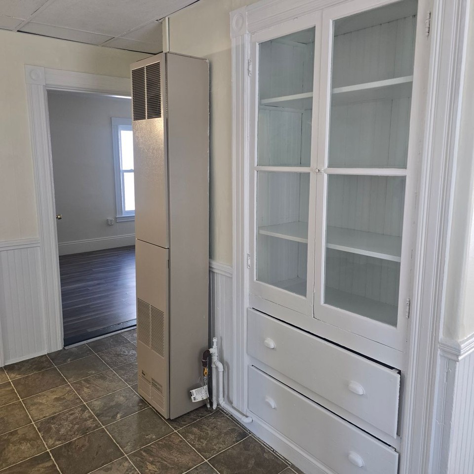 205 Bell St - Photo 5 of 14