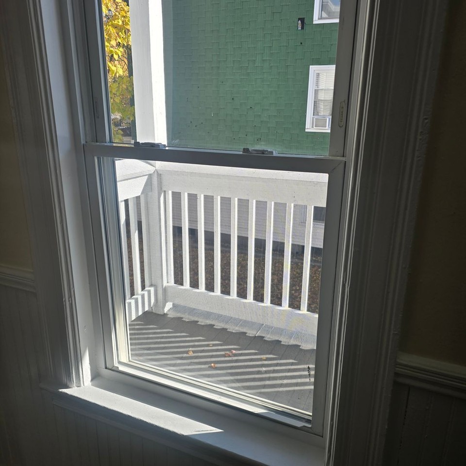 205 Bell St - Photo 7 of 14