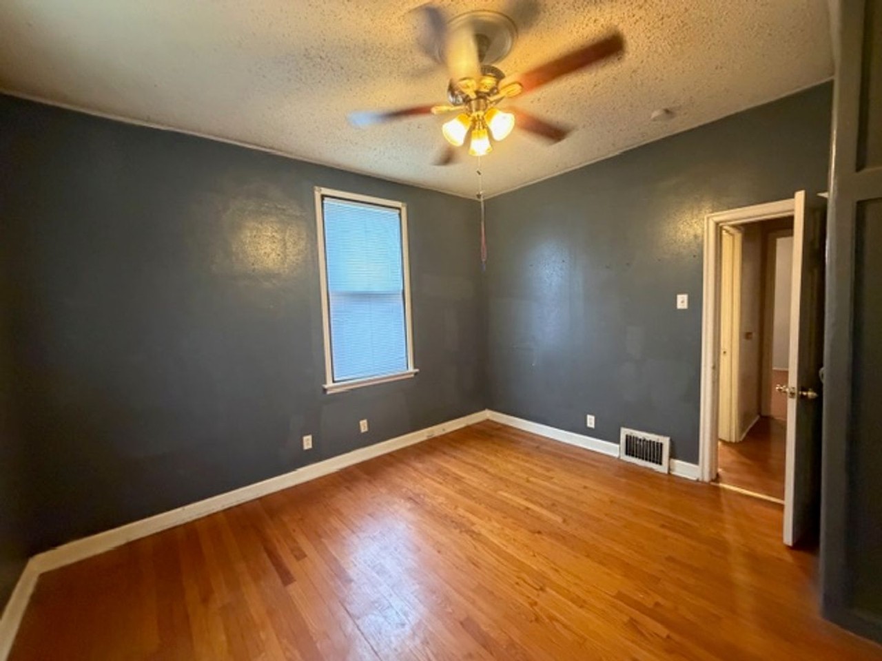 4323 Itaska St - Photo 2 of 14