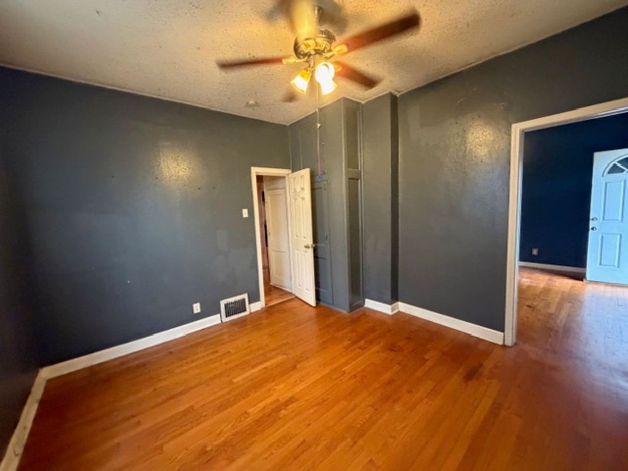 4323 Itaska St - Photo 3 of 14