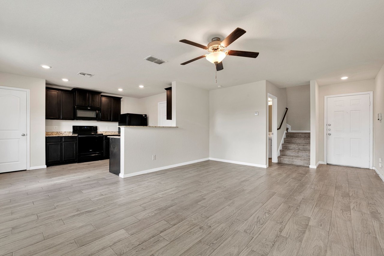 11714 Nucio Rdg - Photo 3 of 20