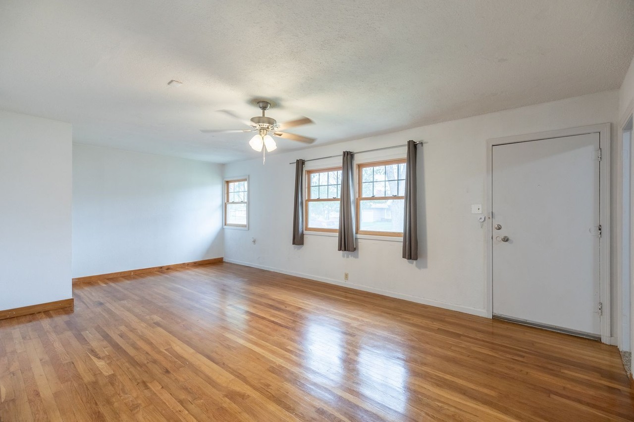 3865 Whittier St - Photo 5 of 50