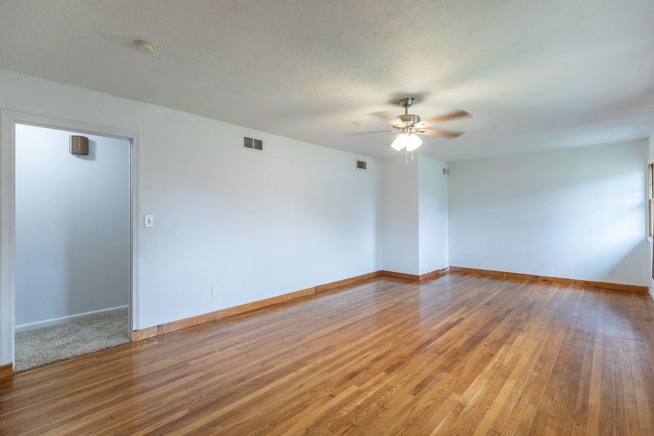 3865 Whittier St - Photo 6 of 50