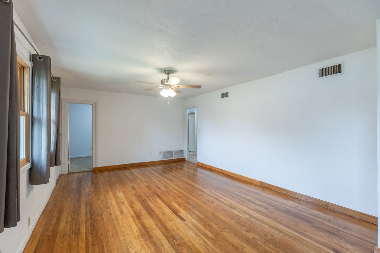 3865 Whittier St - Photo 7 of 50