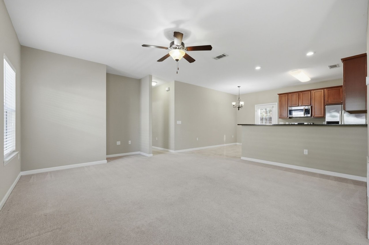 100 Matt Blvd - Photo 4 of 38