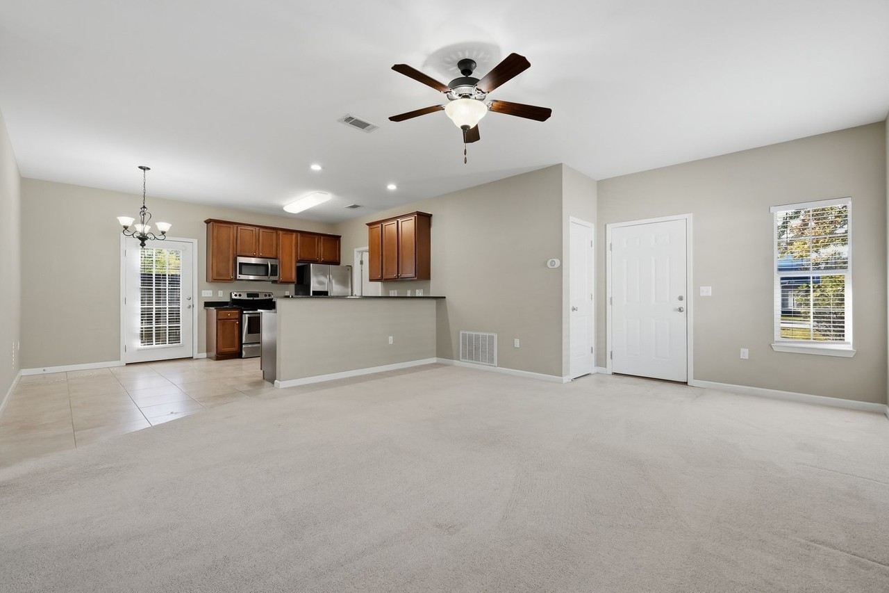100 Matt Blvd - Photo 5 of 38