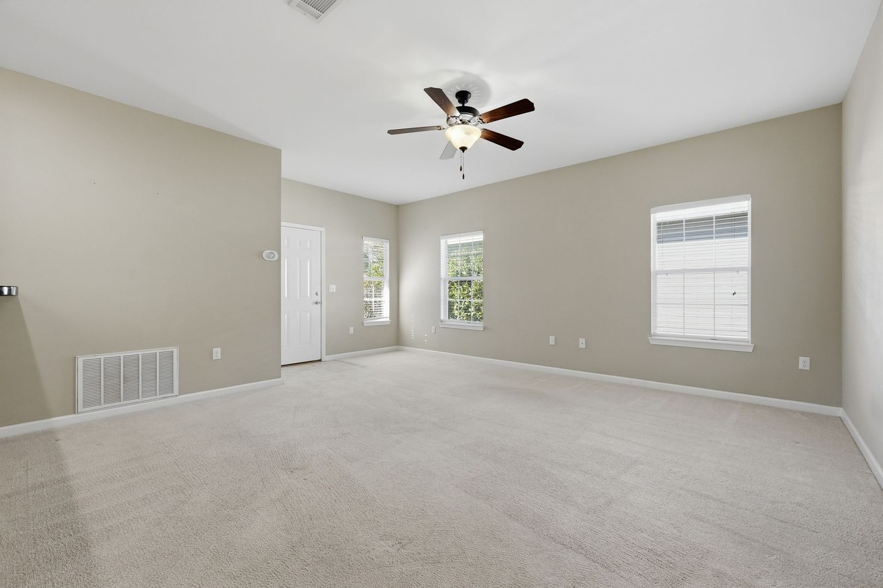 100 Matt Blvd - Photo 6 of 38