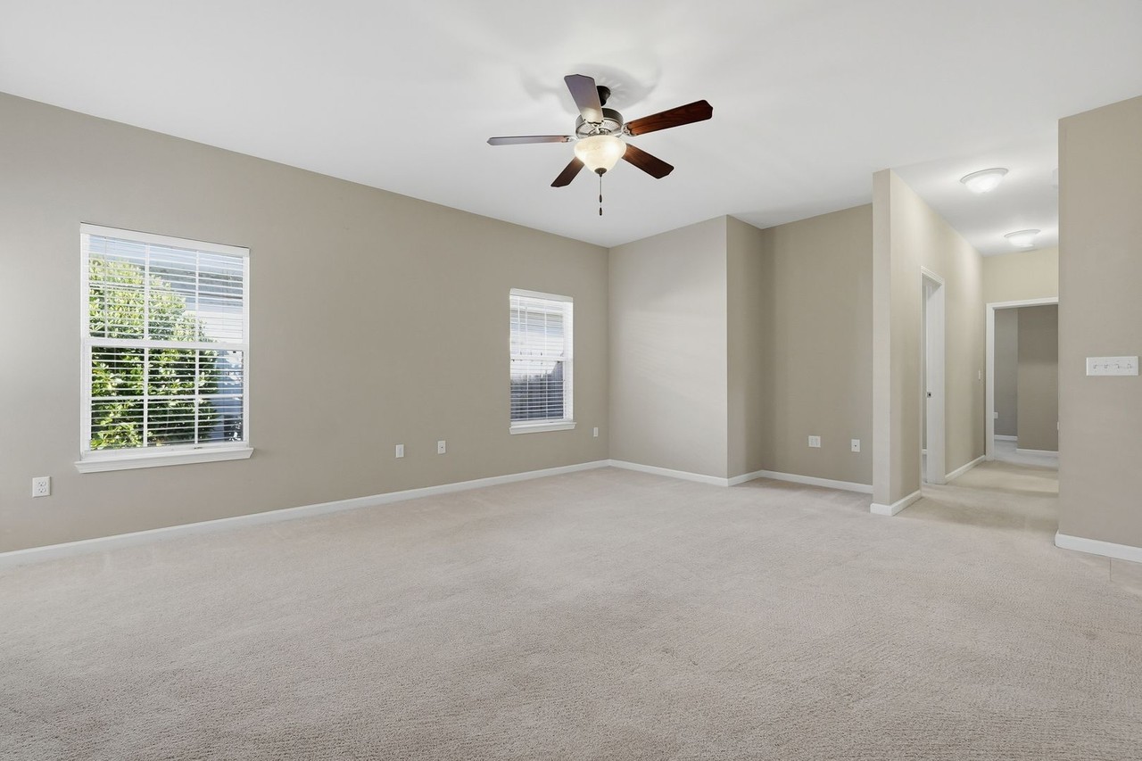 100 Matt Blvd - Photo 7 of 38