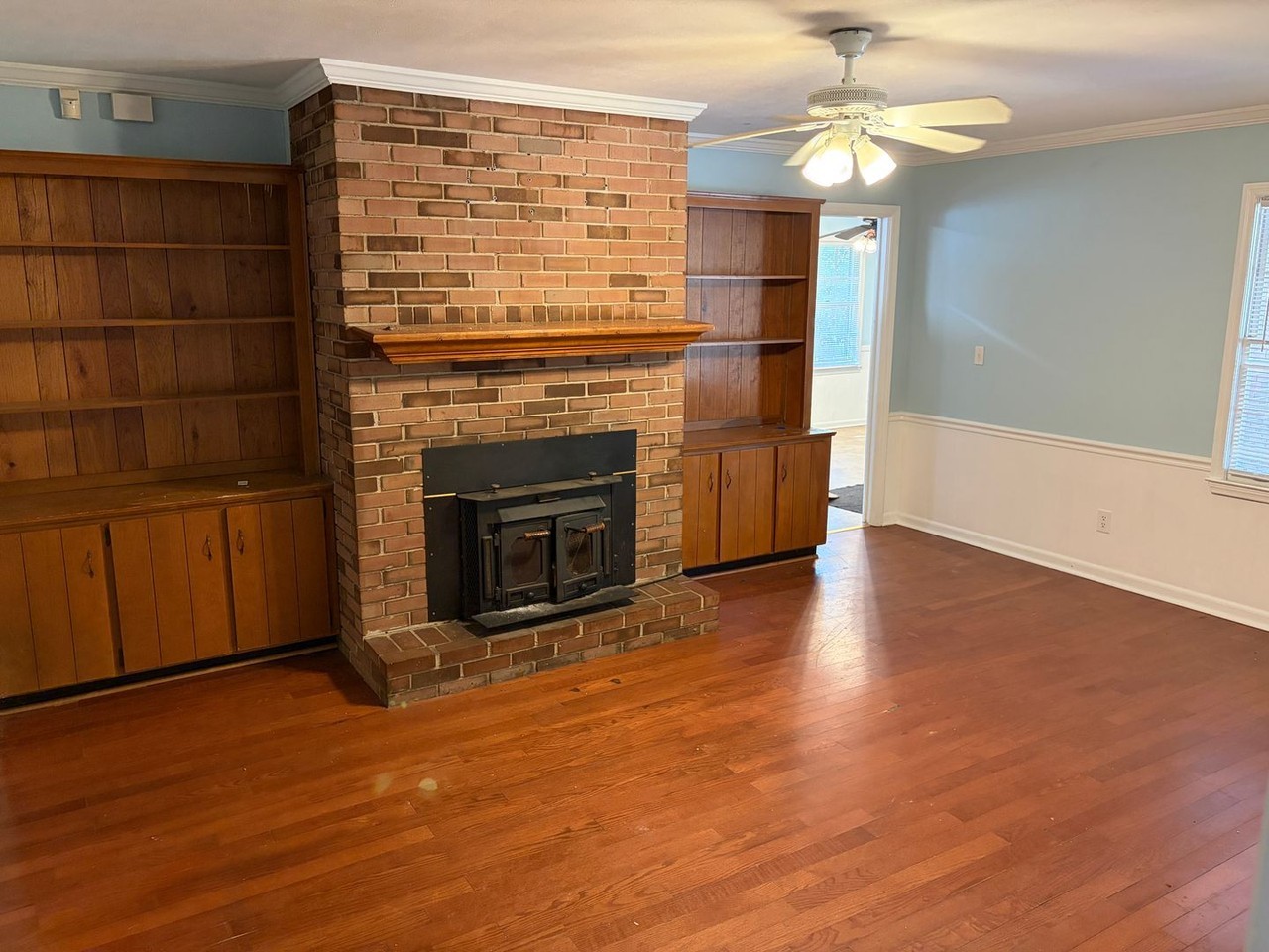 2021 Lancaster Dr - Photo 2 of 11