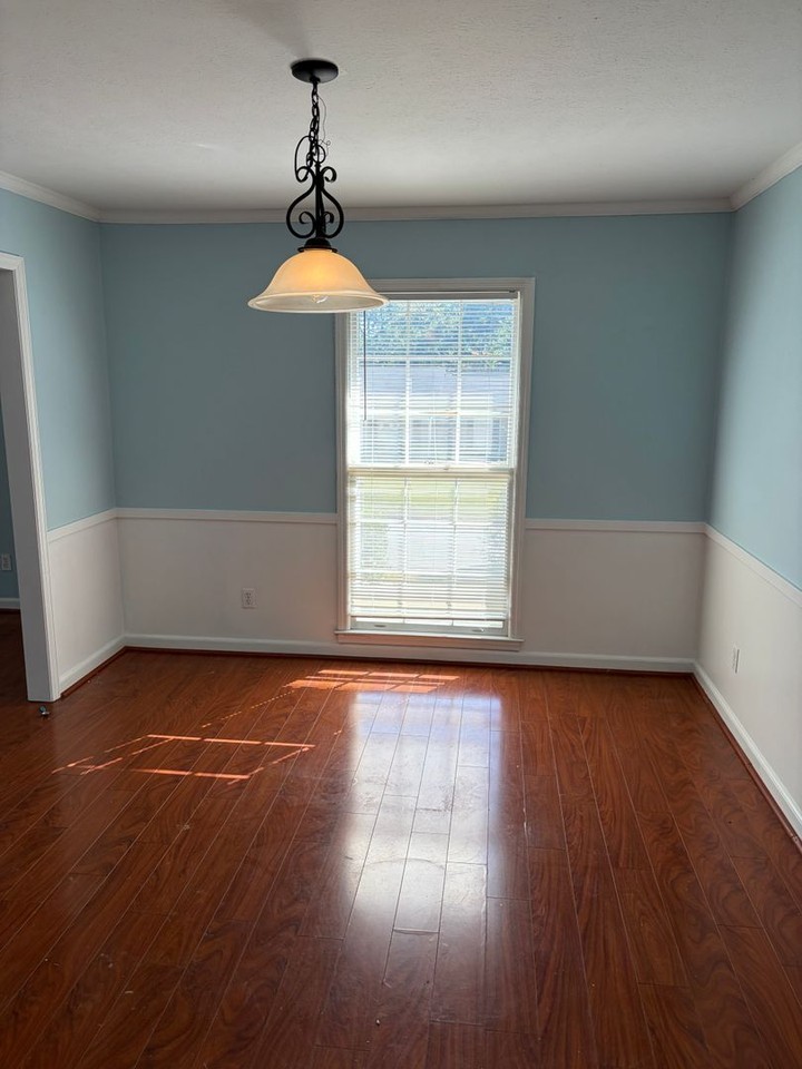2021 Lancaster Dr - Photo 5 of 11