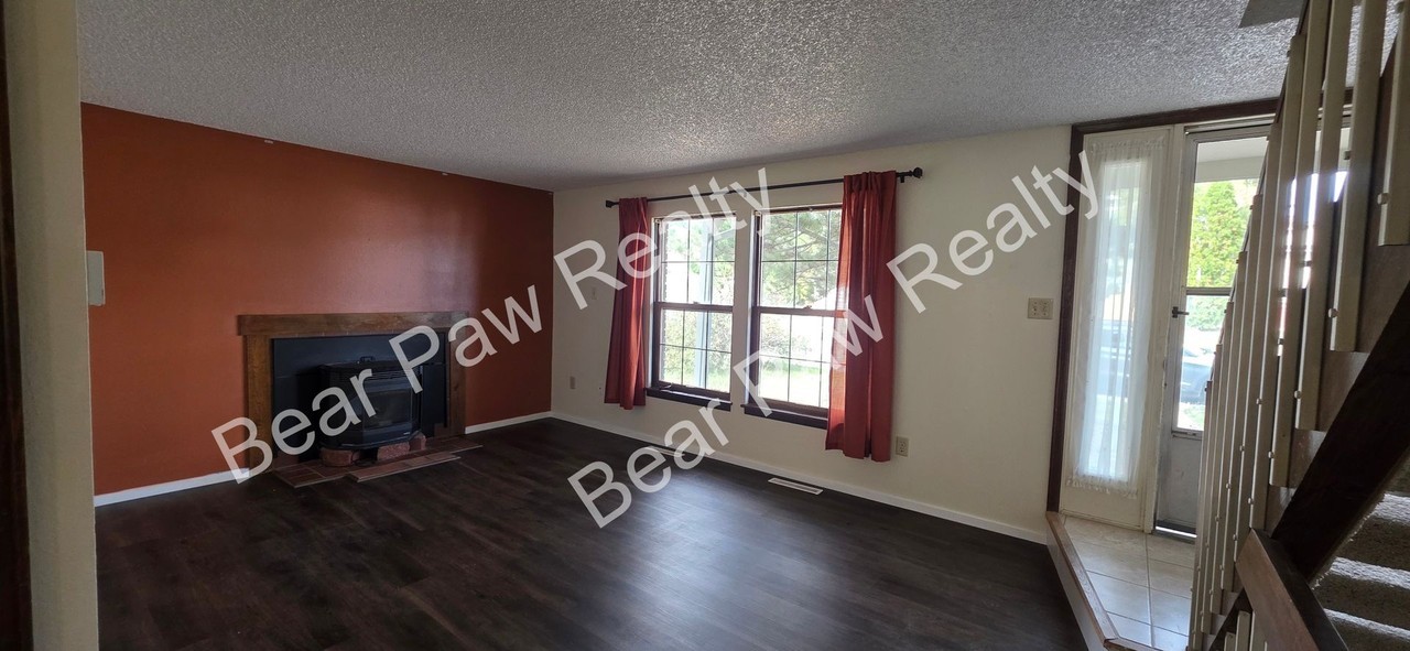 2621 Sagebrush Ave - Photo 2 of 22