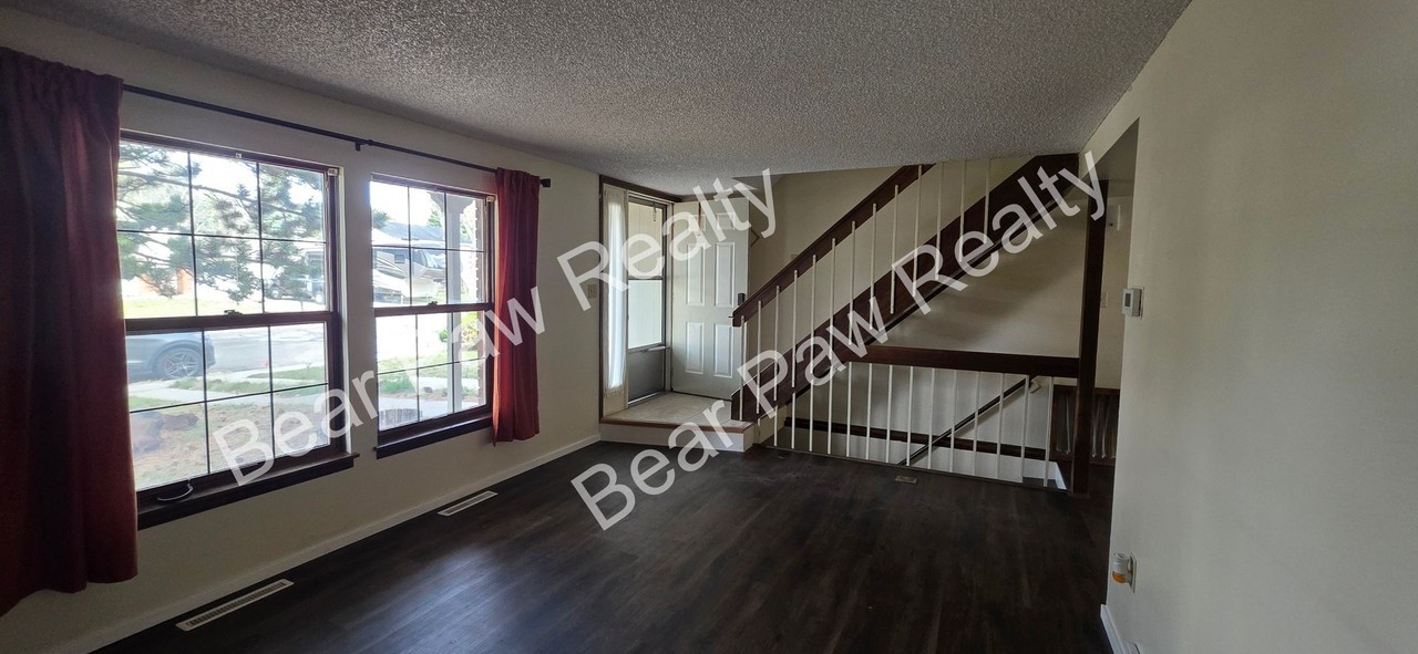 2621 Sagebrush Ave - Photo 3 of 22