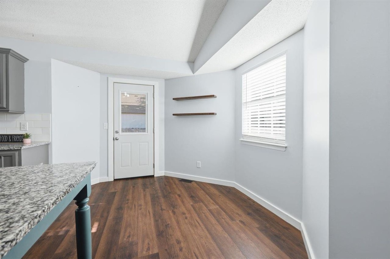 11706 W Westport St - Photo 6 of 21