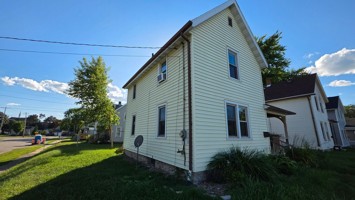featured image of 101 W 4th St