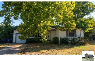 featured image of 909 Leonhard St