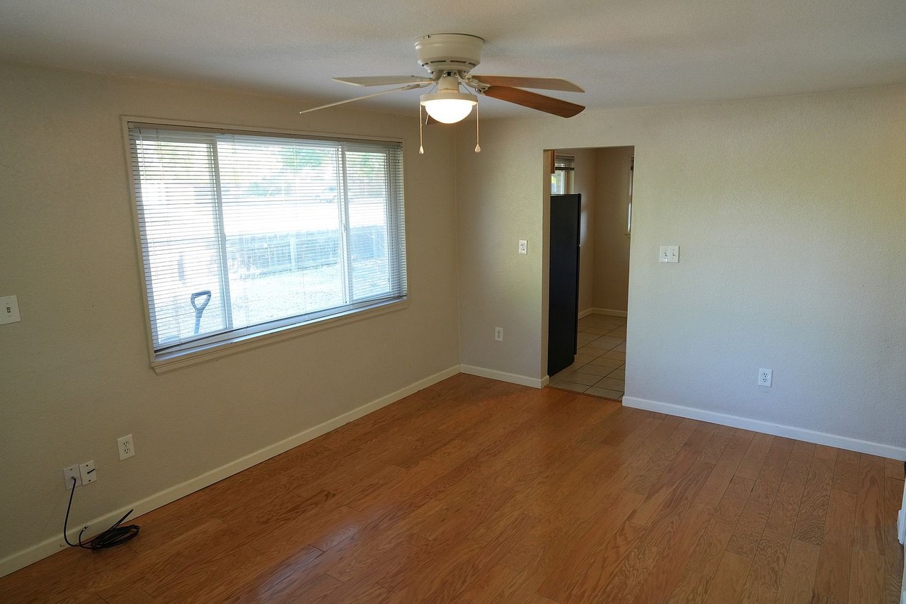 3513 N Columbine St #NA - Photo 3 of 13