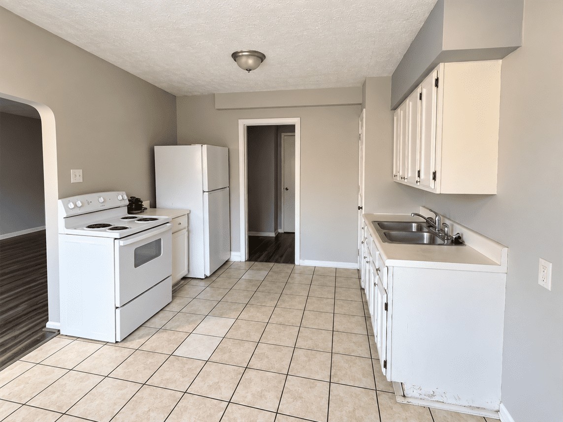 455 Forest Ave #8 - Photo 3 of 11