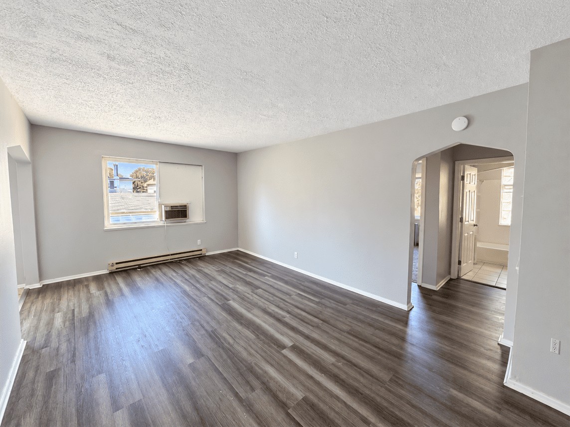 455 Forest Ave #8 - Photo 4 of 11