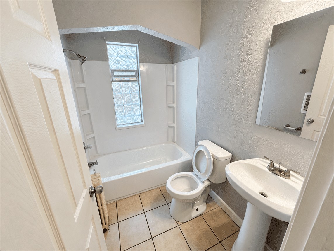 455 Forest Ave #8 - Photo 6 of 11