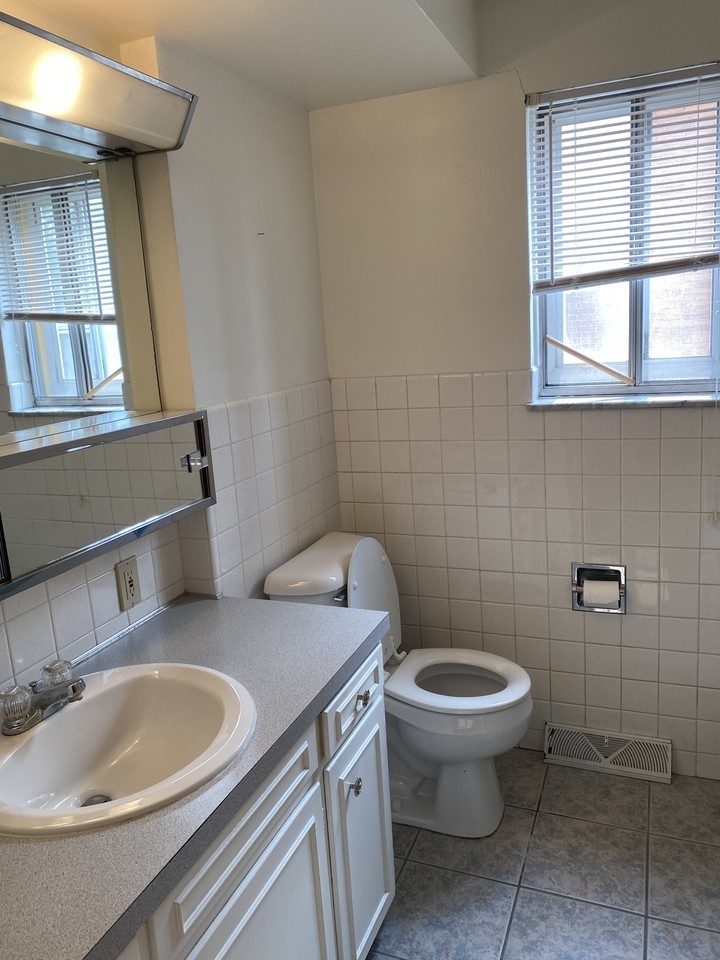 1730 Liberty Dr - Photo 5 of 12