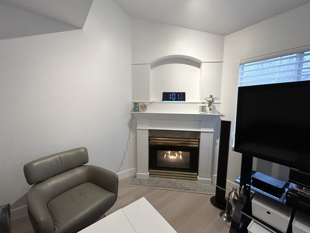 10238 155a St - Photo 5 of 14