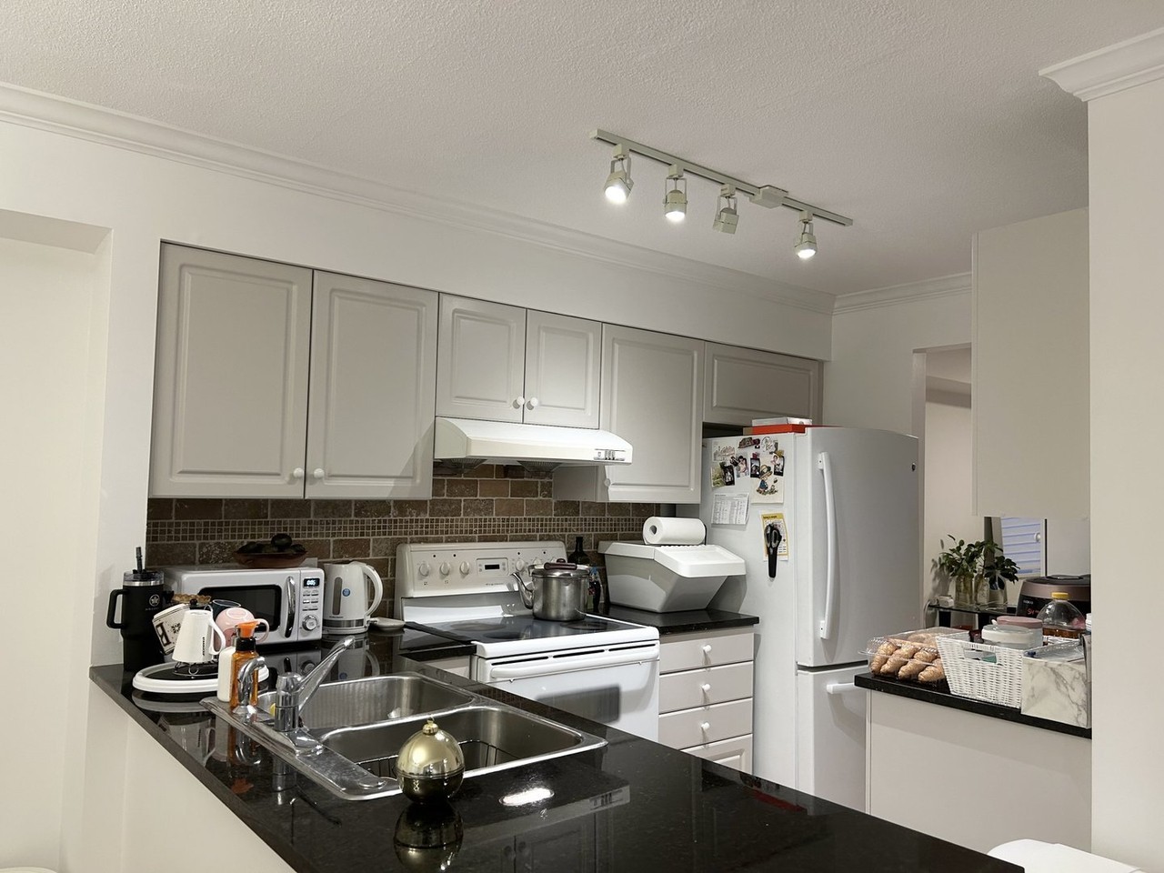 10238 155a St - Photo 6 of 14