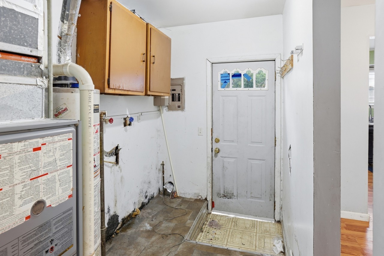 1903 Williamson St #1 - Photo 7 of 10