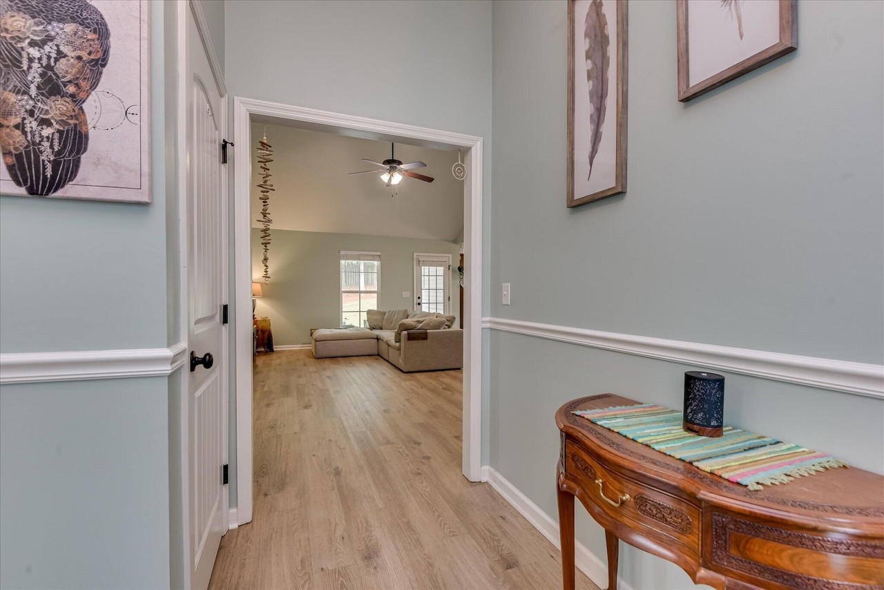 1071 Ackerman Dr - Photo 2 of 35