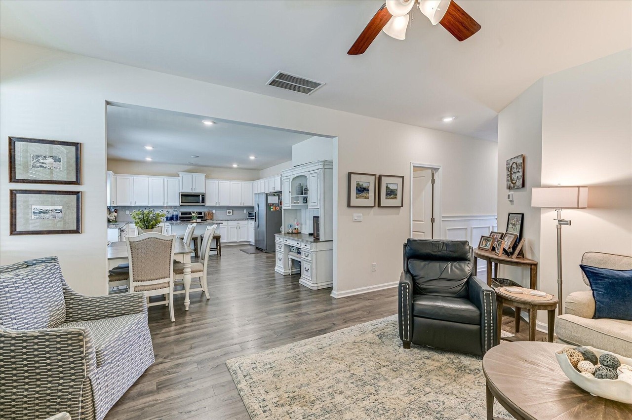 4087 Sorensten Dr - Photo 5 of 45