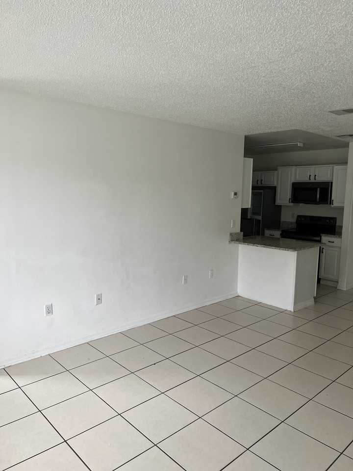 410 Thor Ave Se #3 - Photo 6 of 30