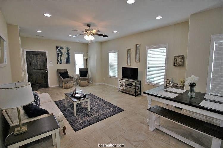 314 Fairway Dr - Photo 2 of 21